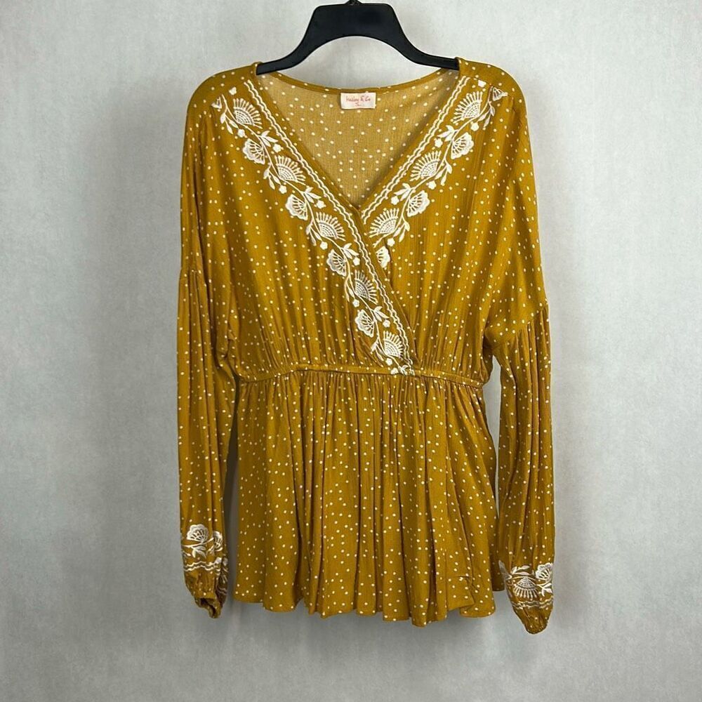 Hailey & Co Peplum Style Embroidered Floral Top Shirt Blouse Sz M Polka Dot Long